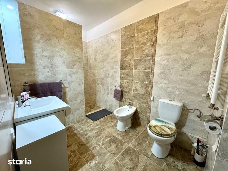 Apartament cu 3 camere decomandat în Funcționarilor