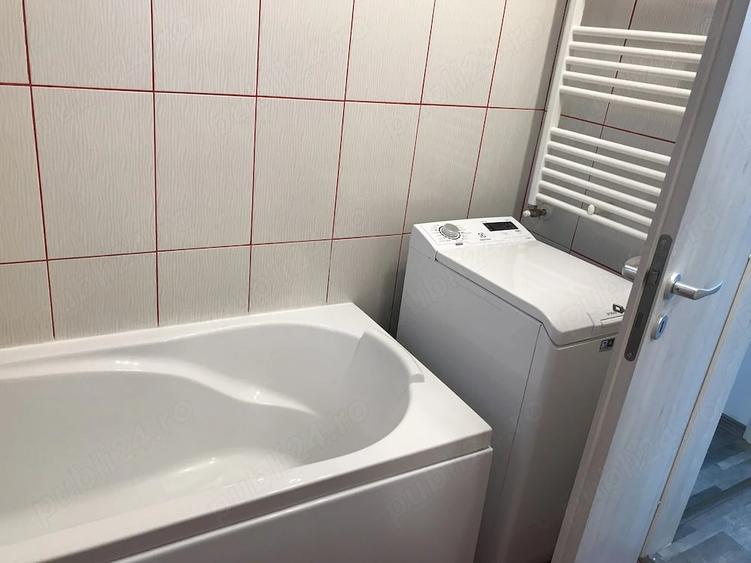 Apartament cu 3 camere decomandat în Soarelui