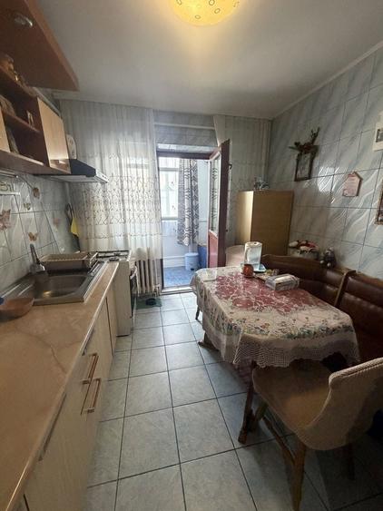 Apartament cu 2 camere, mobilat în Radu Negru