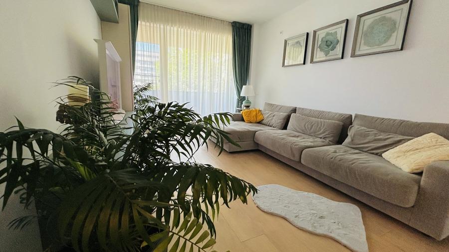 Apartament cu 3 camere semidecomandat în Chitila