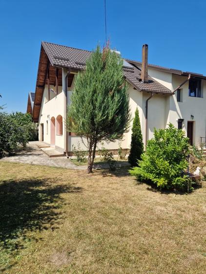 Casă cu 5 camere cu Teren 504 Mp în Cătămărești-Deal