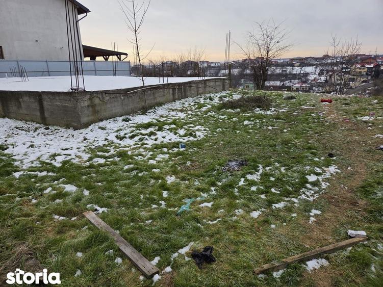 Teren de 429 mp, în Războieni