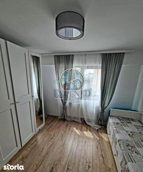Apartament cu 3 camere decomandat în Titan