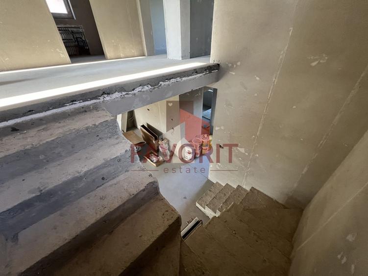 Casă individuală cu 5 camere cu Canalizare în Giroc