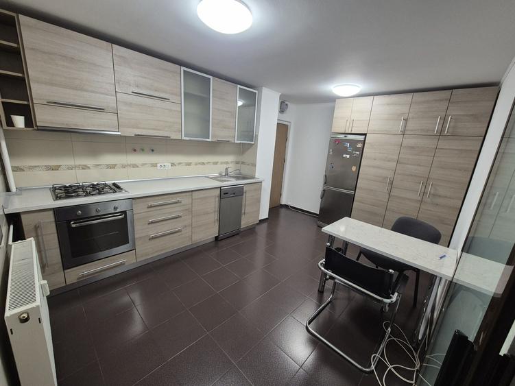 Apartament cu 2 camere decomandat în Gorjului