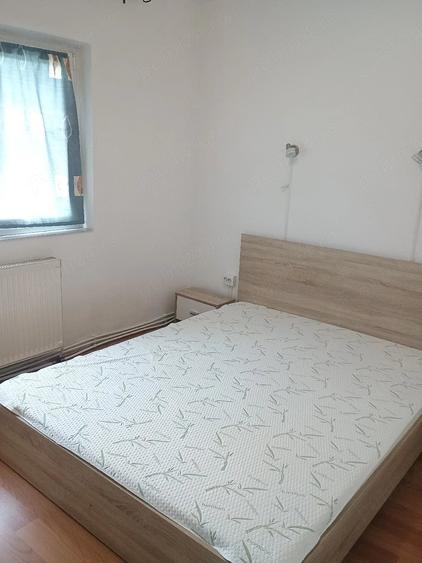 Apartament cu 3 camere semidecomandat în Exterior Vest