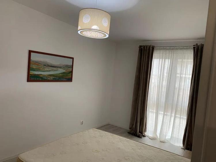 Apartament cu 2 camere semidecomandat, mobilat în Andrei Mureșanu