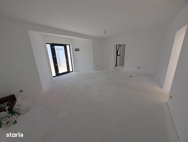 Casă cu 4 camere cu Teren 350 Mp în Miroslava