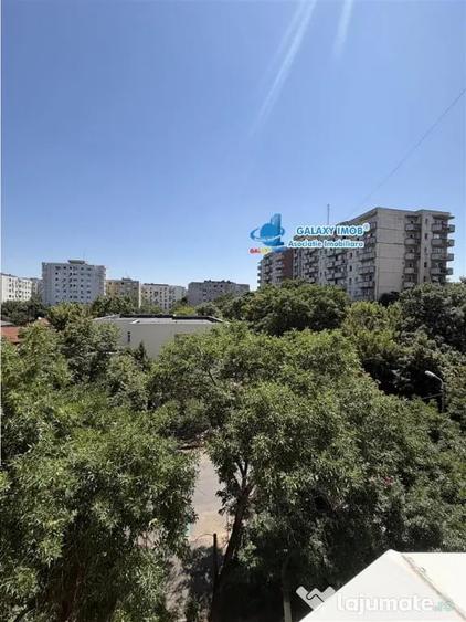 Garsonieră decomandată în Tei