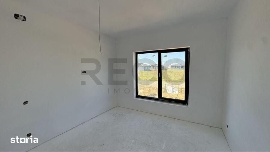 Casă cu 3 camere cu Teren 553 Mp în Sântandrei