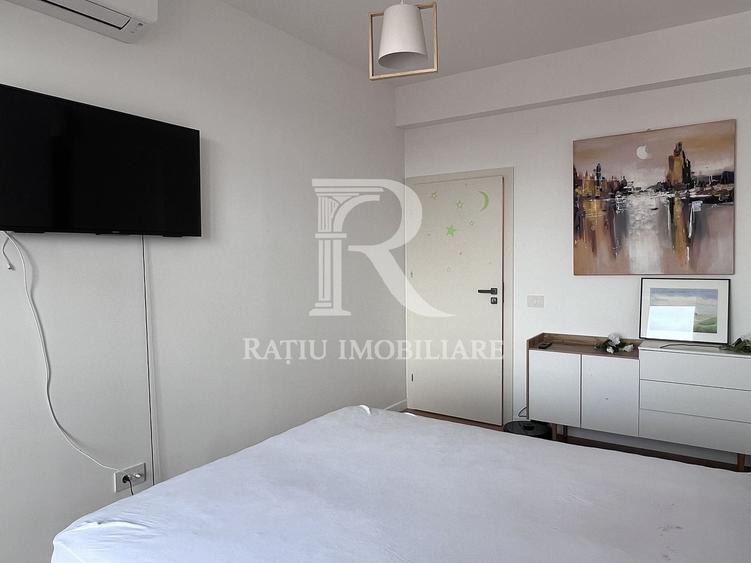 Apartament cu 4 camere decomandat, mobilat în Centru Civic