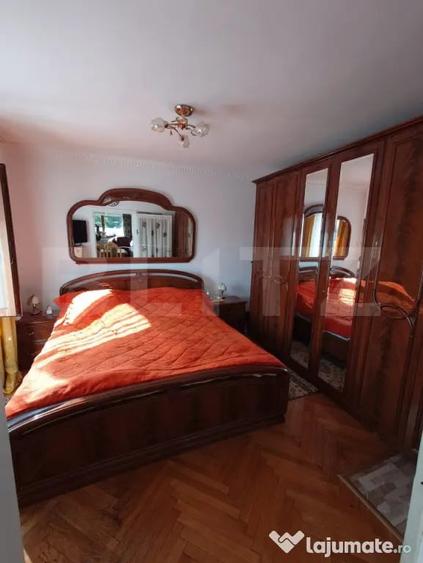 Casă cu 7 camere cu Teren 300 Mp în Codlea