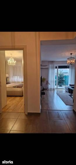 Apartament cu 2 camere decomandat, mobilat în Central
