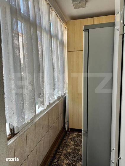Apartament cu 4 camere decomandat în Central