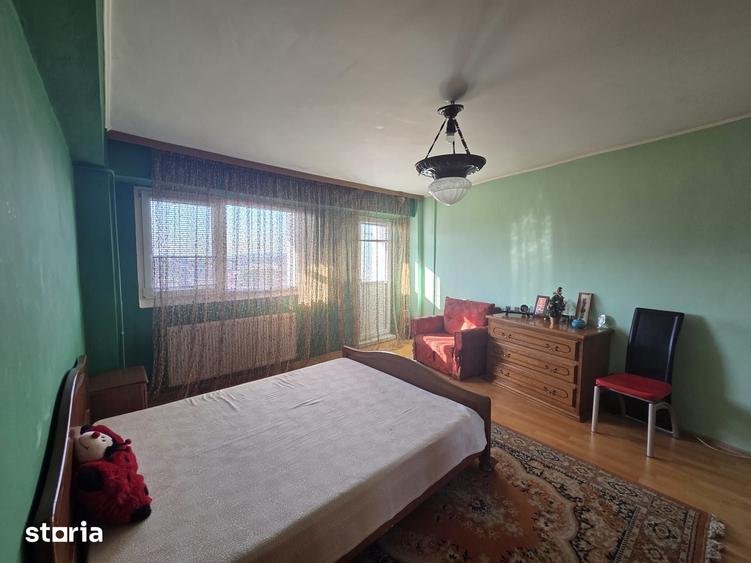Apartament cu 3 camere decomandat în Central