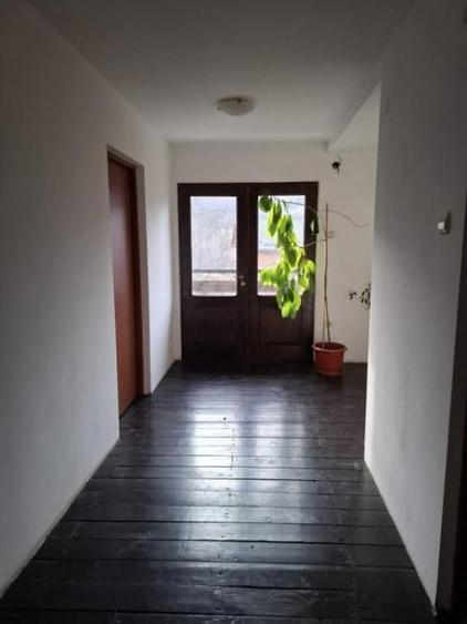 Casă cu 5 camere cu Teren 1521 Mp în Poiana