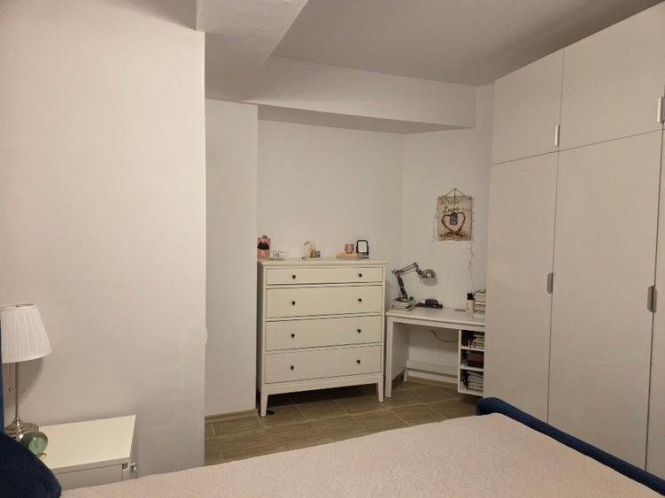 Apartament cu 3 camere decomandat în Energia