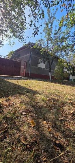 Casă cu 4 camere în Gurba
