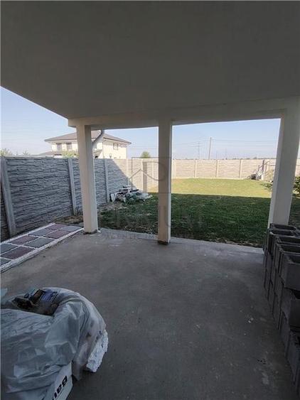 Duplex cu 5 camere cu Canalizare în Aeroport