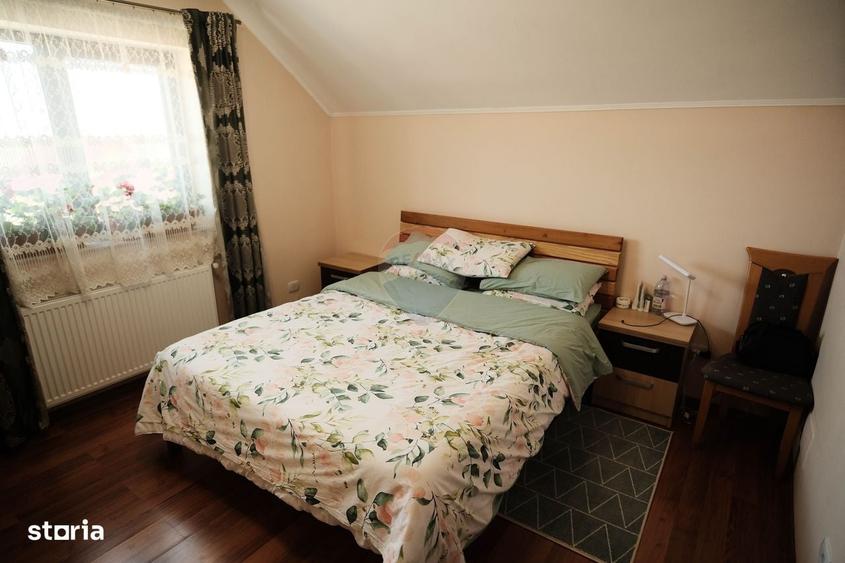 Casă cu 4 camere cu Teren 400 Mp în Central