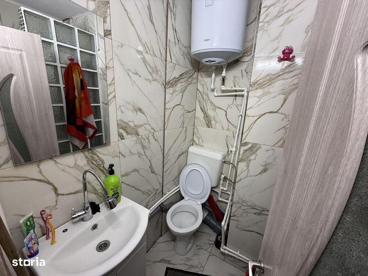 Apartament cu 3 camere semidecomandat în Groapa
