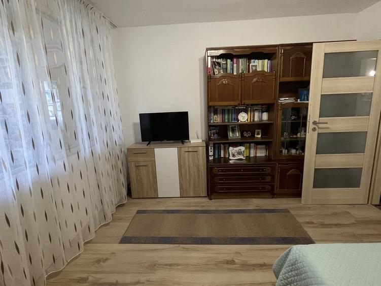 Apartament cu 2 camere semidecomandat în Lăpuș