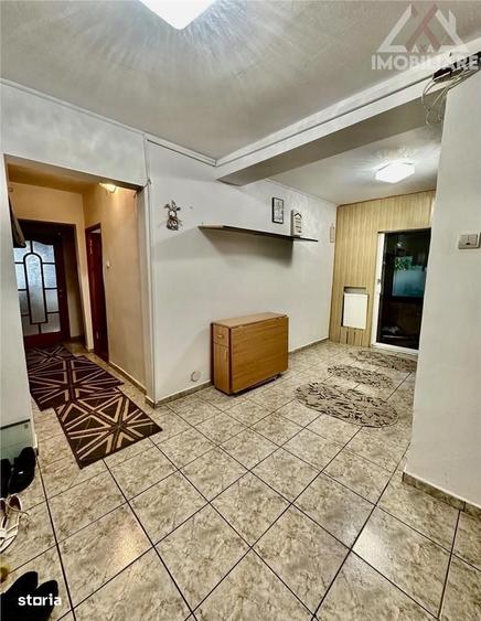 Apartament cu 3 camere decomandat în Canta