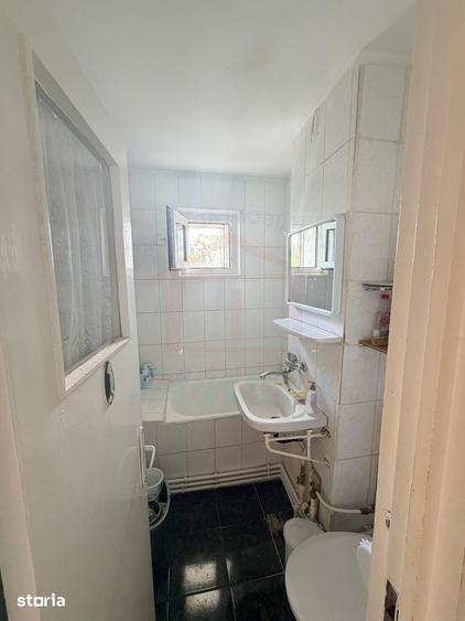 Apartament cu 4 camere în Micro 13