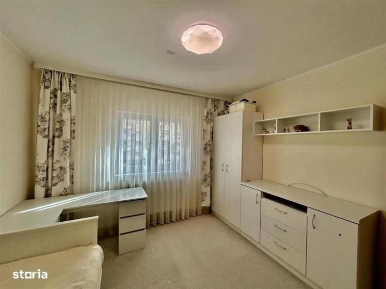 Apartament cu 3 camere decomandat în Terezian