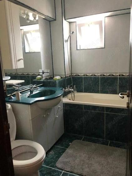 Apartament cu 4 camere decomandat în Aurel Vlaicu