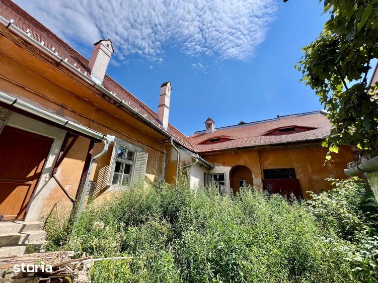 Casă cu 4 camere cu Teren 100 Mp în Central