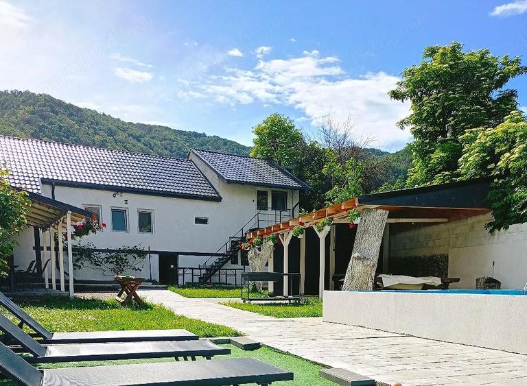 Casă cu 4 camere cu Teren 700 Mp în Dubova