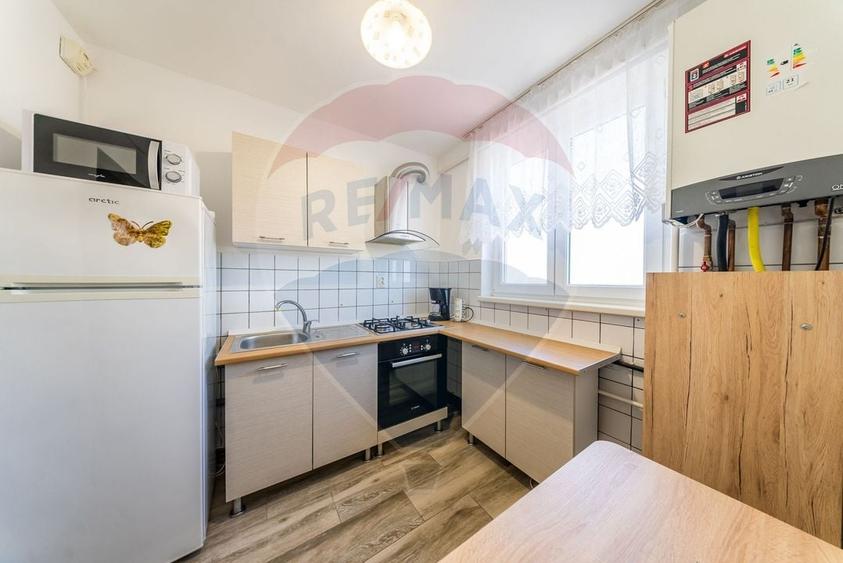 De închiriat apartament modern 2 camere central , centrală gaz . - 9