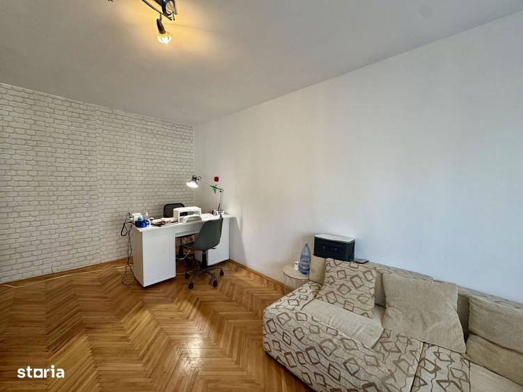 Apartament cu 3 camere decomandat, mobilat în Soarelui