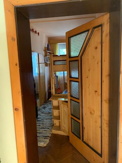 Casă individuală cu 9 camere cu Canalizare în Brebu Nou