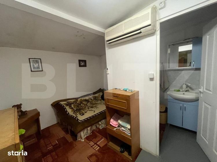 Casă cu 4 camere în Leamna de Sus