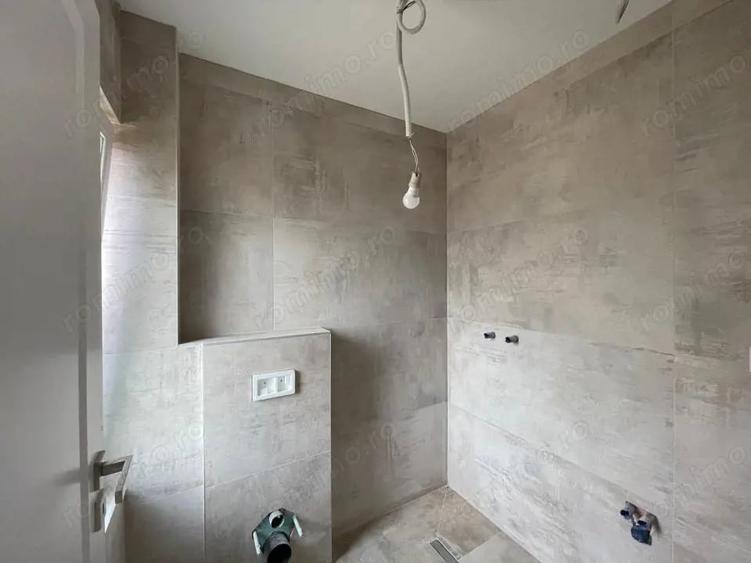 Casă cu 5 camere cu Teren 470 Mp în Ghiroda