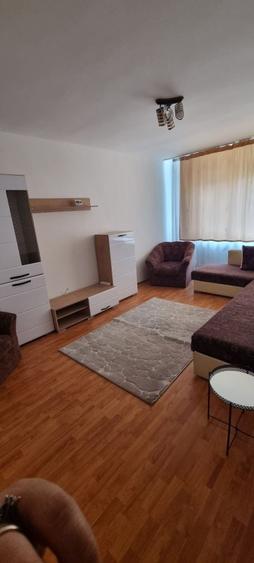 Apartament cu 2 camere decomandat în Micro 20