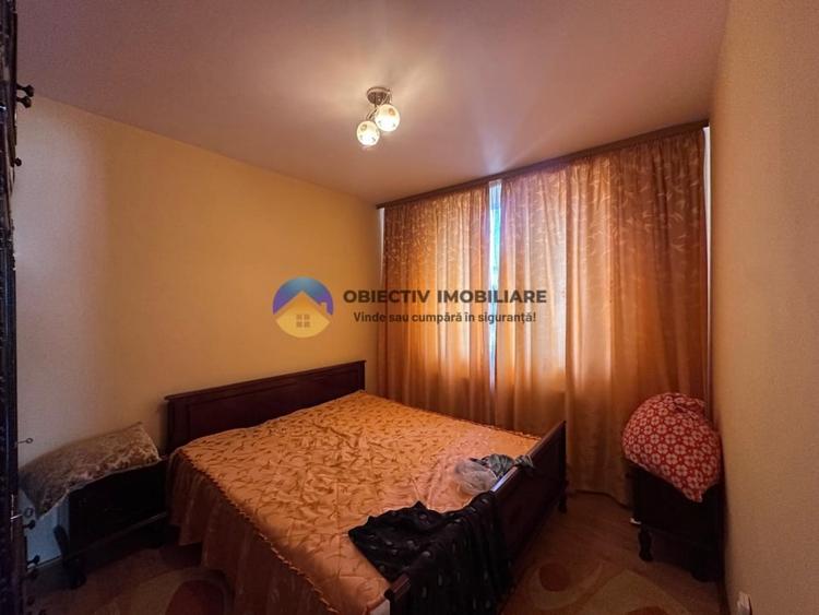 Apartament 3 camere de vânzare - Zona Centrală / 2 băi - 15