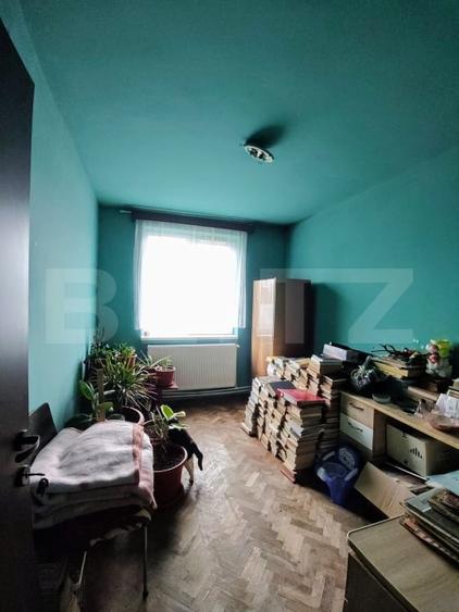 Apartament cu 4 camere semidecomandat, mobilat în Năsăud