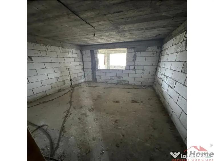 Casă cu 4 camere cu Teren 2000 Mp în Rădulești