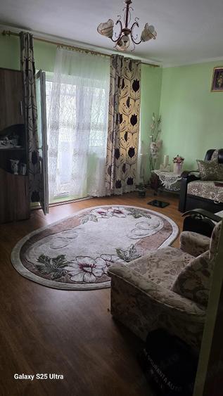 Apartament cu 3 camere decomandat în Horia