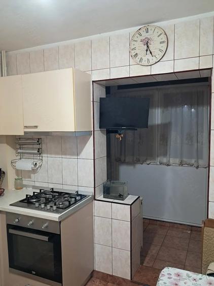 Apartament cu 3 camere decomandat, mobilat în Militari