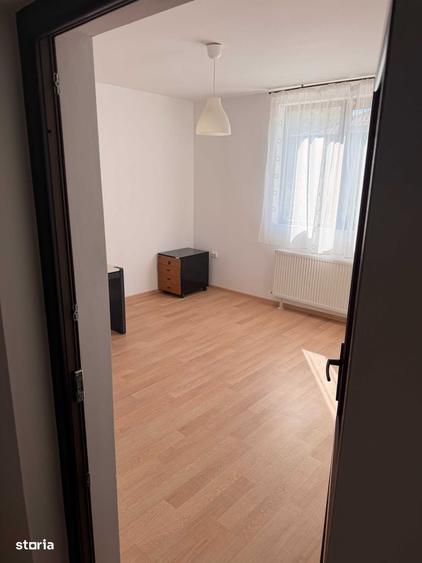 Casă cu 4 camere cu Teren 170 Mp în Băneasa