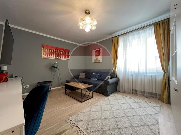 Apartament cu 2 camere decomandat, mobilat în Ultracentral
