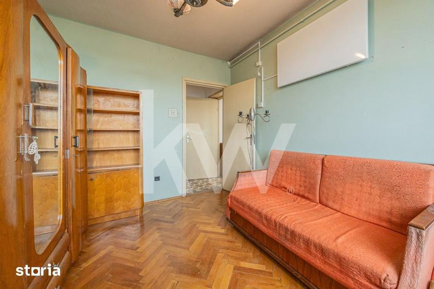 Apartament cu 4 camere semidecomandat în Astra