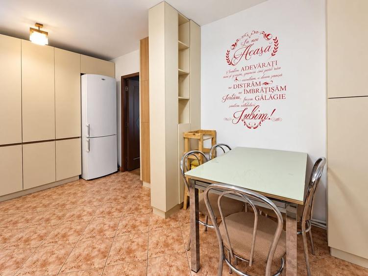 Apartament cu 3 camere semidecomandat, mobilat în Gheorgheni