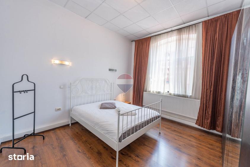 Apartament cu 3 camere semidecomandat în Parcul Carol