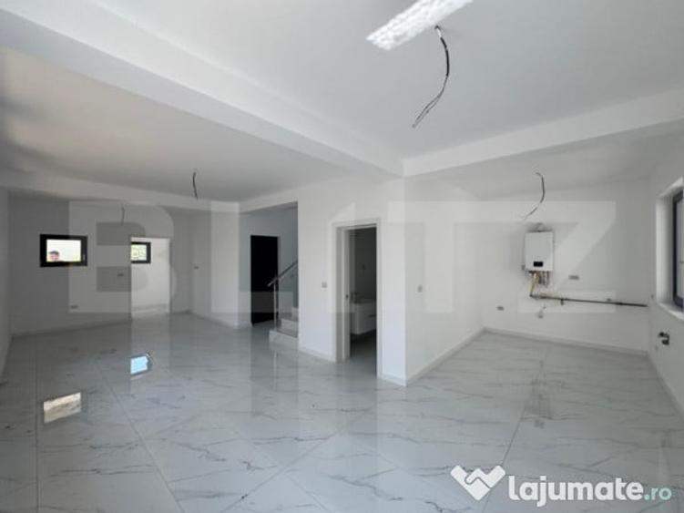 Casă cu 4 camere cu Teren 240 Mp în Central