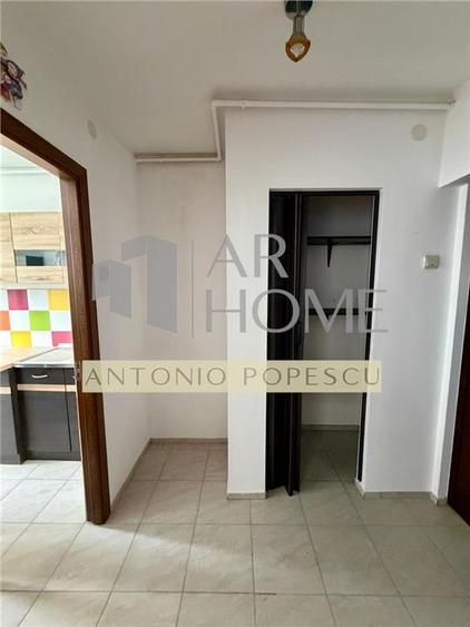 Apartament cu 2 camere semidecomandat, mobilat în Sud